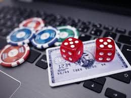 Pengguna menikmati kemudahan bermain slot dan olahraga di aplikasi raffi888